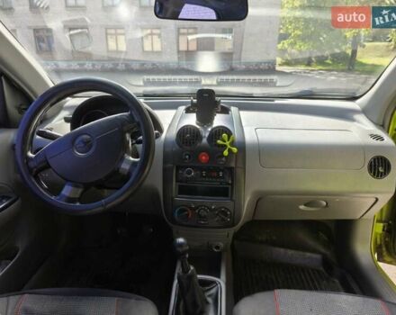 Зеленый Шевроле Авео, объемом двигателя 1.5 л и пробегом 344 тыс. км за 2400 $, фото 1 на Automoto.ua