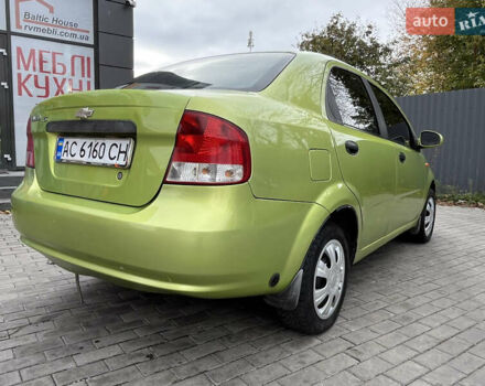 Зелений Шевроле Авео, об'ємом двигуна 1.5 л та пробігом 40 тис. км за 2400 $, фото 2 на Automoto.ua