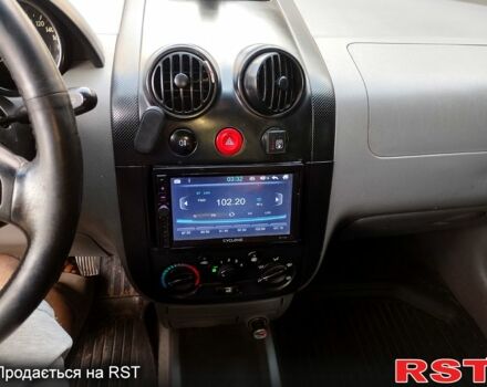 Зеленый Шевроле Авео, объемом двигателя 1.5 л и пробегом 230 тыс. км за 3200 $, фото 5 на Automoto.ua