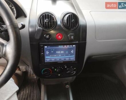 Зеленый Шевроле Авео, объемом двигателя 1.5 л и пробегом 230 тыс. км за 3000 $, фото 6 на Automoto.ua