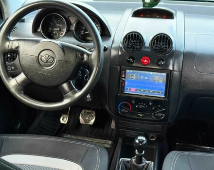 Зелений Шевроле Авео, об'ємом двигуна 1.5 л та пробігом 285 тис. км за 3200 $, фото 12 на Automoto.ua