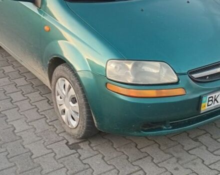 Зеленый Шевроле Авео, объемом двигателя 1.5 л и пробегом 260 тыс. км за 2350 $, фото 1 на Automoto.ua