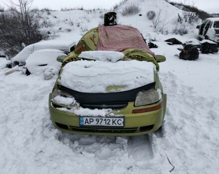 Зеленый Шевроле Авео, объемом двигателя 1.5 л и пробегом 200 тыс. км за 800 $, фото 1 на Automoto.ua
