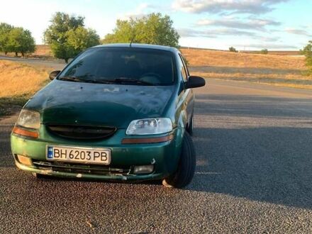 Зеленый Шевроле Авео, объемом двигателя 1.6 л и пробегом 300 тыс. км за 1650 $, фото 1 на Automoto.ua