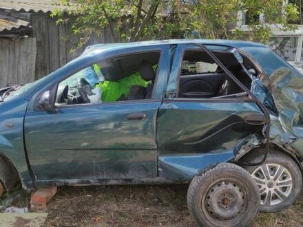 Шевроле Авео 2005 у Новорад-Волынском на Automoto.ua Зелений Шевроле Авео, об'ємом двигуна 0 л та пробігом 169 тис. км за 800 $, фото 1 на Automoto.ua