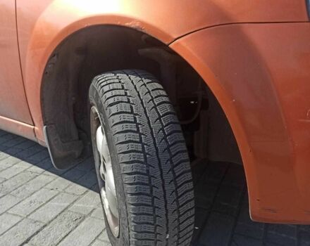 Оранжевый Шевроле Авео, объемом двигателя 1.5 л и пробегом 220 тыс. км за 2990 $, фото 5 на Automoto.ua