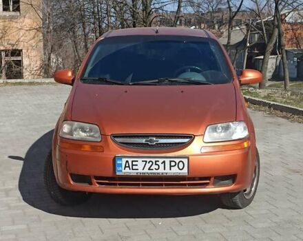 Оранжевый Шевроле Авео, объемом двигателя 1.5 л и пробегом 220 тыс. км за 2500 $, фото 3 на Automoto.ua