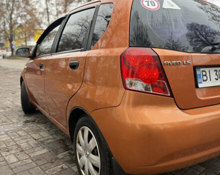Оранжевый Шевроле Авео, объемом двигателя 1.5 л и пробегом 217 тыс. км за 2850 $, фото 3 на Automoto.ua
