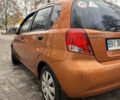 Оранжевый Шевроле Авео, объемом двигателя 1.5 л и пробегом 217 тыс. км за 2850 $, фото 3 на Automoto.ua
