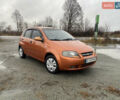 Оранжевый Шевроле Авео, объемом двигателя 1.5 л и пробегом 250 тыс. км за 3300 $, фото 1 на Automoto.ua