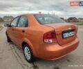 Оранжевый Шевроле Авео, объемом двигателя 1.5 л и пробегом 250 тыс. км за 2100 $, фото 1 на Automoto.ua