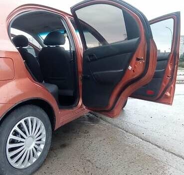 Шевроле Авео 2006 в Южноукраинске на Automoto.ua Оранжевый Шевроле Авео, объемом двигателя 1.5 л и пробегом 256 тыс. км за 3750 $, фото 14 на Automoto.ua