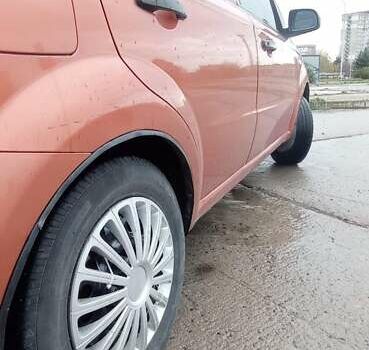 Оранжевый Шевроле Авео, объемом двигателя 1.5 л и пробегом 250 тыс. км за 3550 $, фото 7 на Automoto.ua