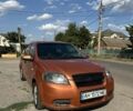 Оранжевый Шевроле Авео, объемом двигателя 1.5 л и пробегом 250 тыс. км за 2100 $, фото 1 на Automoto.ua