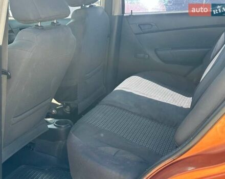 Оранжевый Шевроле Авео, объемом двигателя 1.5 л и пробегом 240 тыс. км за 3500 $, фото 5 на Automoto.ua