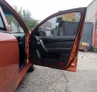 Оранжевый Шевроле Авео, объемом двигателя 1.5 л и пробегом 250 тыс. км за 3550 $, фото 27 на Automoto.ua