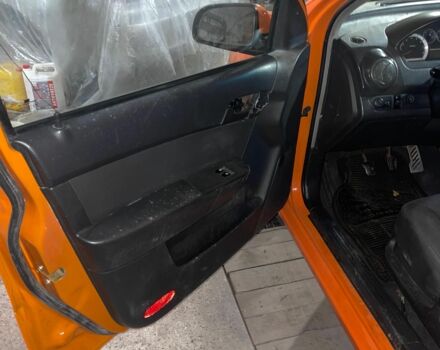 Помаранчевий Шевроле Авео, об'ємом двигуна 1.5 л та пробігом 400 тис. км за 2200 $, фото 5 на Automoto.ua