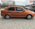 Оранжевый Шевроле Авео, объемом двигателя 1.5 л и пробегом 205 тыс. км за 3000 $, фото 1 на Automoto.ua