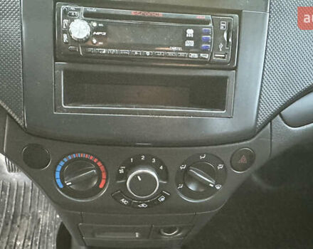 Оранжевый Шевроле Авео, объемом двигателя 1.5 л и пробегом 280 тыс. км за 3700 $, фото 12 на Automoto.ua