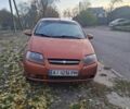 Оранжевый Шевроле Авео, объемом двигателя 1.5 л и пробегом 260 тыс. км за 2600 $, фото 1 на Automoto.ua
