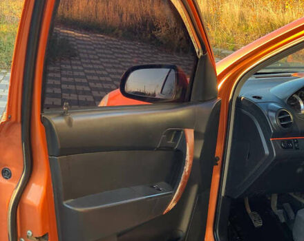 Оранжевый Шевроле Авео, объемом двигателя 1.5 л и пробегом 248 тыс. км за 3500 $, фото 4 на Automoto.ua