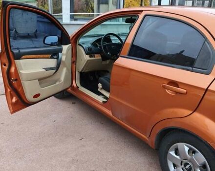 Оранжевый Шевроле Авео, объемом двигателя 1.6 л и пробегом 161 тыс. км за 2999 $, фото 2 на Automoto.ua
