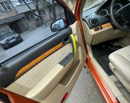 Помаранчевий Шевроле Авео, об'ємом двигуна 1.6 л та пробігом 270 тис. км за 2900 $, фото 4 на Automoto.ua
