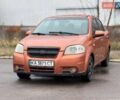 Оранжевый Шевроле Авео, объемом двигателя 1.6 л и пробегом 294 тыс. км за 2350 $, фото 1 на Automoto.ua