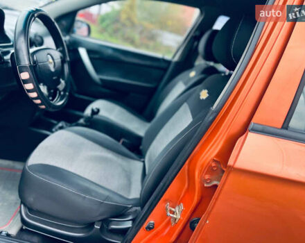 Помаранчевий Шевроле Авео, об'ємом двигуна 1.5 л та пробігом 190 тис. км за 2700 $, фото 18 на Automoto.ua
