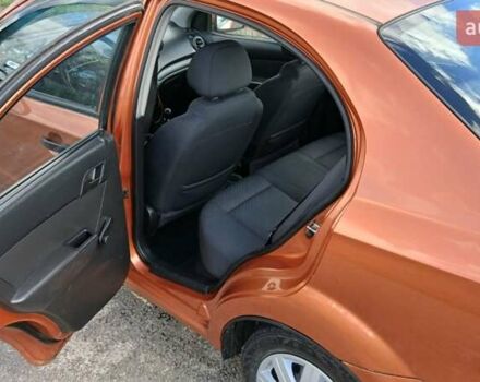 Оранжевый Шевроле Авео, объемом двигателя 1.5 л и пробегом 250 тыс. км за 3500 $, фото 3 на Automoto.ua
