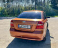 Оранжевый Шевроле Авео, объемом двигателя 1.5 л и пробегом 230 тыс. км за 4099 $, фото 5 на Automoto.ua