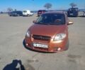 Оранжевый Шевроле Авео, объемом двигателя 1.6 л и пробегом 333 тыс. км за 2000 $, фото 1 на Automoto.ua
