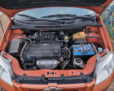 Помаранчевий Шевроле Авео, об'ємом двигуна 1.6 л та пробігом 131 тис. км за 4700 $, фото 5 на Automoto.ua