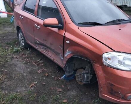 Оранжевый Шевроле Авео, объемом двигателя 1.6 л и пробегом 170 тыс. км за 2000 $, фото 2 на Automoto.ua