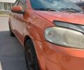 Оранжевый Шевроле Авео, объемом двигателя 1.6 л и пробегом 380 тыс. км за 3250 $, фото 1 на Automoto.ua