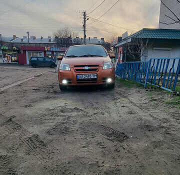 Помаранчевий Шевроле Авео, об'ємом двигуна 1.6 л та пробігом 131 тис. км за 4700 $, фото 1 на Automoto.ua
