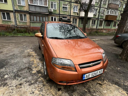Оранжевый Шевроле Авео, объемом двигателя 1.5 л и пробегом 230 тыс. км за 3300 $, фото 1 на Automoto.ua