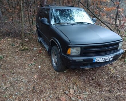 Черный Шевроле Блейзер, объемом двигателя 4.3 л и пробегом 232 тыс. км за 4022 $, фото 3 на Automoto.ua