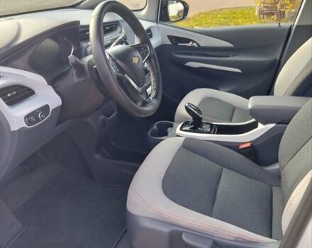 Белый Шевроле Bolt EV, объемом двигателя 0 л и пробегом 66 тыс. км за 13900 $, фото 6 на Automoto.ua