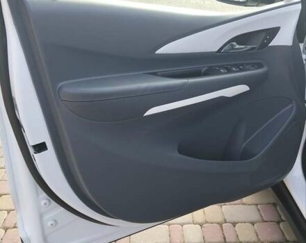 Белый Шевроле Bolt EV, объемом двигателя 0 л и пробегом 66 тыс. км за 13900 $, фото 15 на Automoto.ua