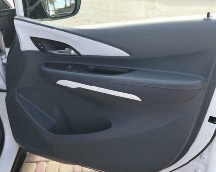 Белый Шевроле Bolt EV, объемом двигателя 0 л и пробегом 66 тыс. км за 13900 $, фото 17 на Automoto.ua