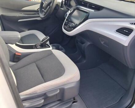 Белый Шевроле Bolt EV, объемом двигателя 0 л и пробегом 66 тыс. км за 13900 $, фото 10 на Automoto.ua