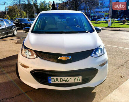 Белый Шевроле Bolt EV, объемом двигателя 0 л и пробегом 105 тыс. км за 12500 $, фото 1 на Automoto.ua