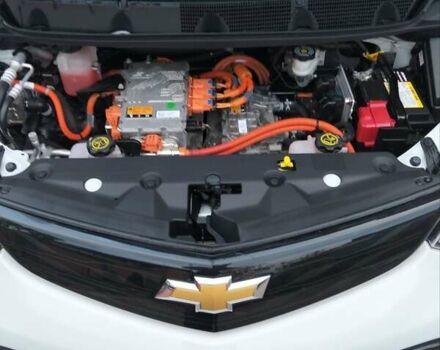 Белый Шевроле Bolt EV, объемом двигателя 0 л и пробегом 66 тыс. км за 13900 $, фото 19 на Automoto.ua
