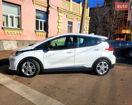 Белый Шевроле Bolt EV, объемом двигателя 0 л и пробегом 105 тыс. км за 12500 $, фото 7 на Automoto.ua