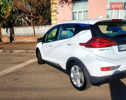 Белый Шевроле Bolt EV, объемом двигателя 0 л и пробегом 105 тыс. км за 12500 $, фото 6 на Automoto.ua