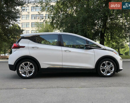 Белый Шевроле Bolt EV, объемом двигателя 0 л и пробегом 159 тыс. км за 13000 $, фото 13 на Automoto.ua