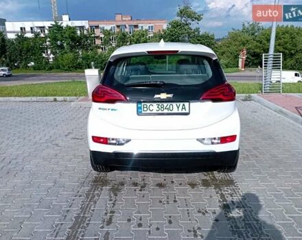 Белый Шевроле Bolt EV, объемом двигателя 0 л и пробегом 68 тыс. км за 18800 $, фото 2 на Automoto.ua