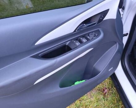 Белый Шевроле Bolt EV, объемом двигателя 0 л и пробегом 102 тыс. км за 15000 $, фото 7 на Automoto.ua