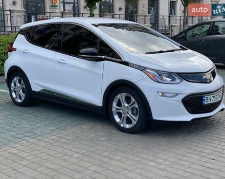 Белый Шевроле Bolt EV, объемом двигателя 0 л и пробегом 125 тыс. км за 14300 $, фото 6 на Automoto.ua